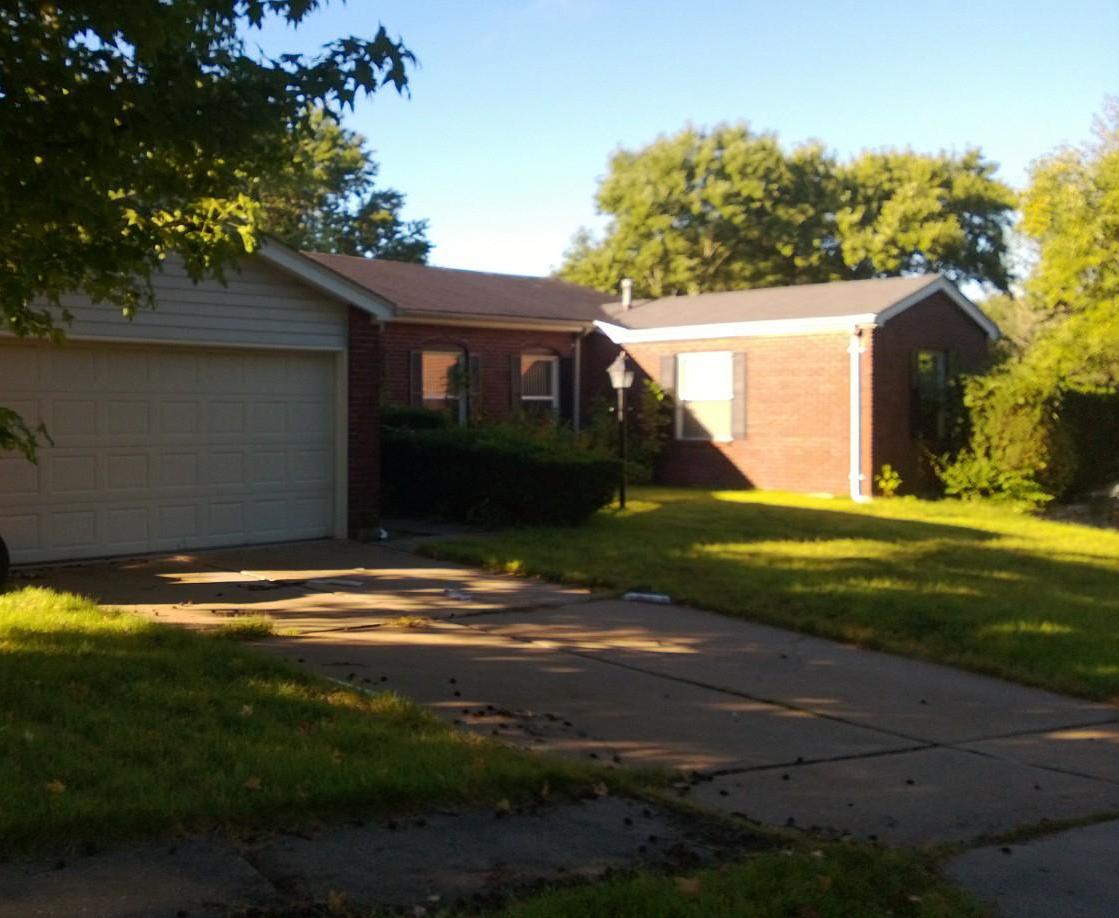 6786 Finchdale Ct, Florissant, MO 63033 