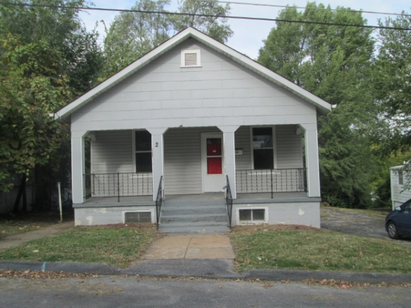 2 Pohlman Ln, Saint Louis, MO 63136 