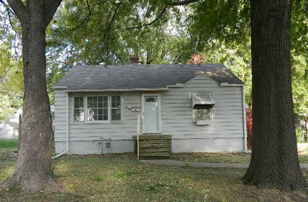 3923 Crestview Rd, Independence, MO 64052 