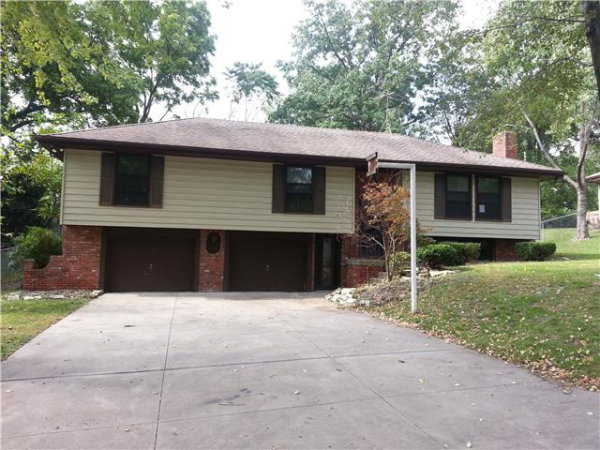 4904 N Lawn Ave, Kansas City, MO 64119 