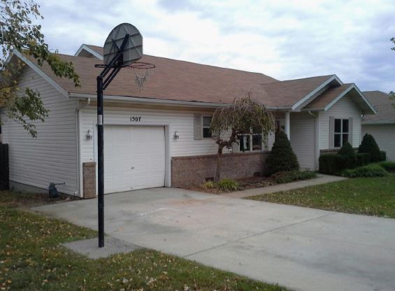 1507 W Ridgecrest S, Ozark, MO 65721 
