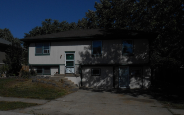 504 Lions Dr, Peculiar, MO 64078 