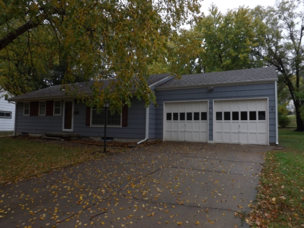 9911 Campbell Street, Kansas City, MO 64131 