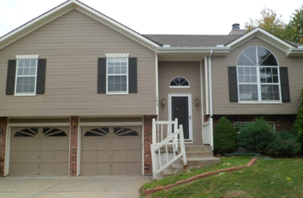 103 W Calico Drive, Raymore, MO 64083 