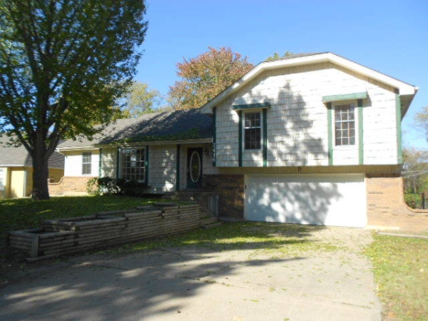 2416 East 109th St, Kansas City, MO 64131 