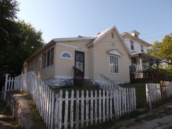 4403 E 23rd St, Kansas City, MO 64127 