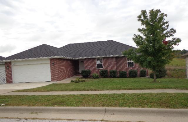 2810 W River Bluff Dr, Ozark, MO 65721 