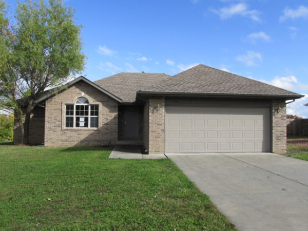 1506 Mary Lane, Aurora, MO 65605 