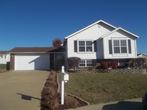 203 Autumn View Court, St Peters, MO 63376 