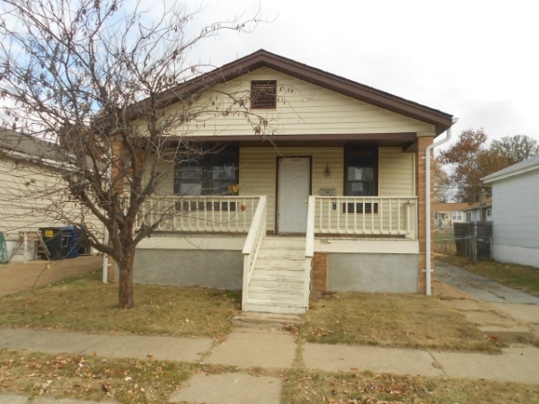 4693 Tesson Street, Saint Louis, MO 63116 