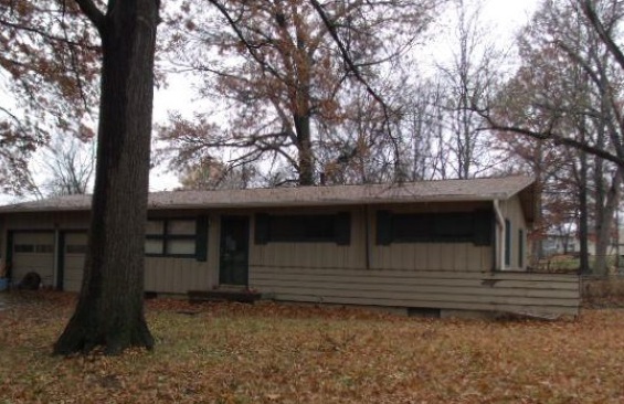 7030 Nw Avalon St, Parkville, MO 64152 