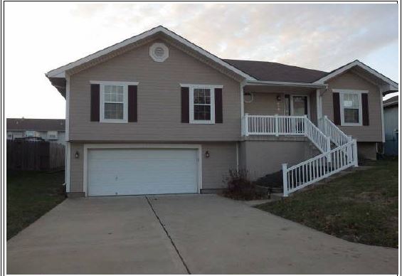 816 SW Country Hill, Grain Valley, MO 64029 