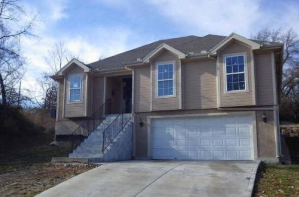 8316 Prospect Ave, Kansas City, MO 64132 