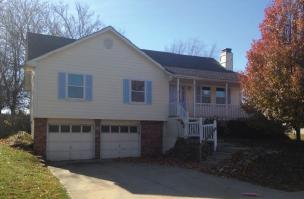 911 SE 7th St, Lees Summit, MO 64063 