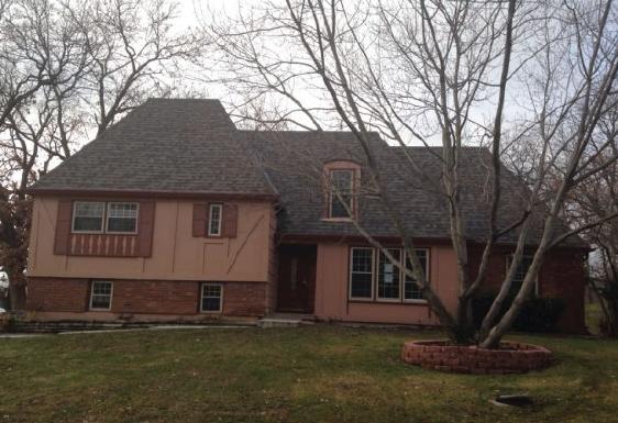9818 Woodland Ln, Kansas City, MO 64131 