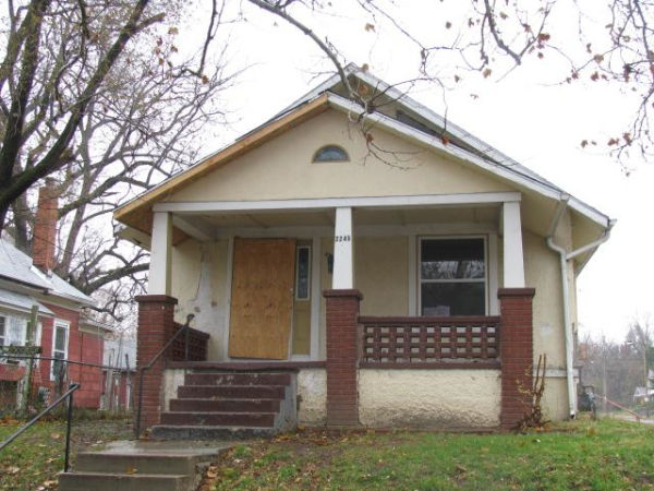 2245 Brighton Ave, Kansas City, MO 64127 