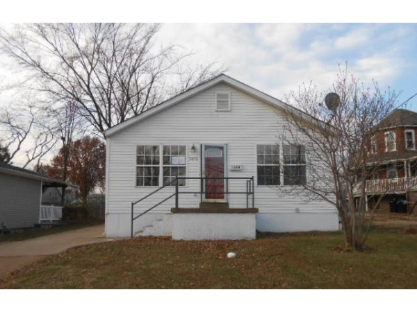 5028 Heege Rd, Saint Louis, MO 63123 