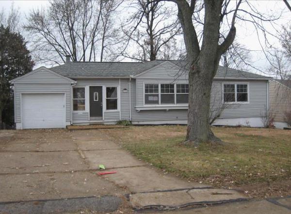 9328 Talbot Dr, Saint Louis, MO 63123 