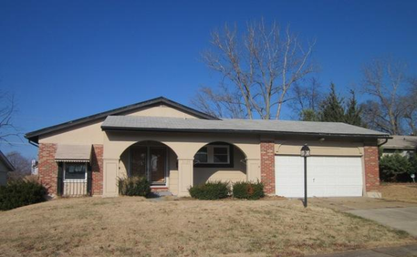 5109 Longhorn Trl, Florissant, MO 63033 