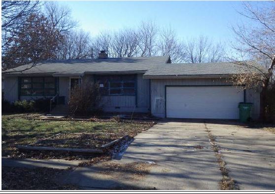 1502 S King Ave, Harrisonville, MO 64701 