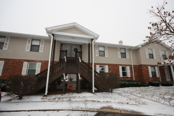 1918 Suns Up Way, Florissant, MO 63031 