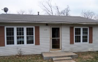 221 S Lynn Street, Mountain Grove, MO 65711 