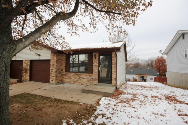 851 Woodridge Dr, Arnold, MO 63010 