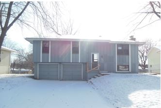 1207 SE 18th St, Oak Grove, MO 64075 