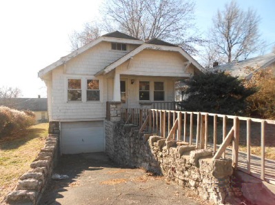 9815 E 18th St S, Independence, MO 64052 