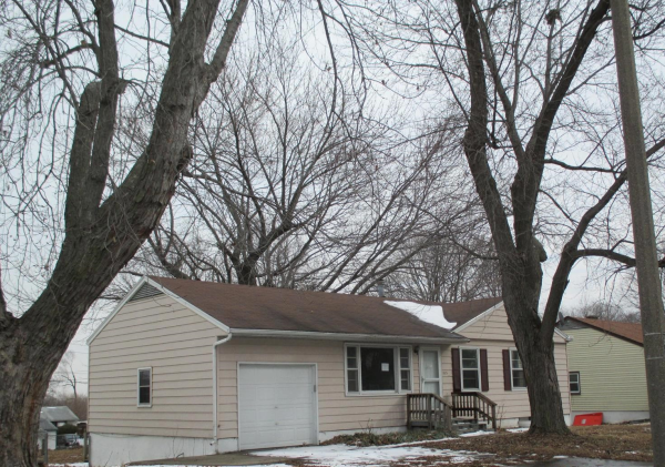 1115 N Redwood Dr, Independence, MO 64056 