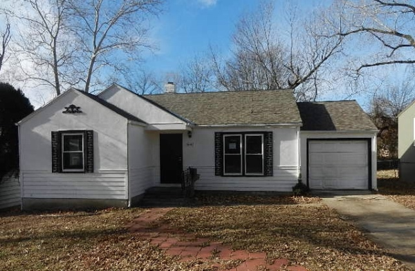 6642 Indiana Ave, Kansas City, MO 64132 