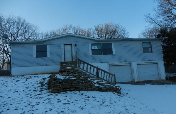 209 North Countryside Rd, Blue Springs, MO 64015 