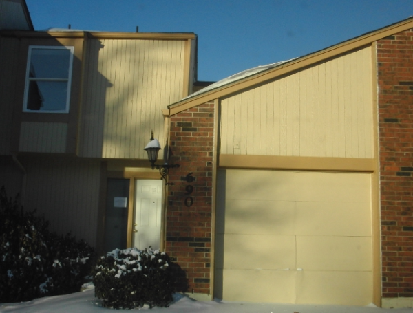 690 NW Valley Brook Rd, Blue Springs, MO 64014 