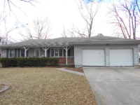 6716 Vermont Ave, Raytown, MO 64133 