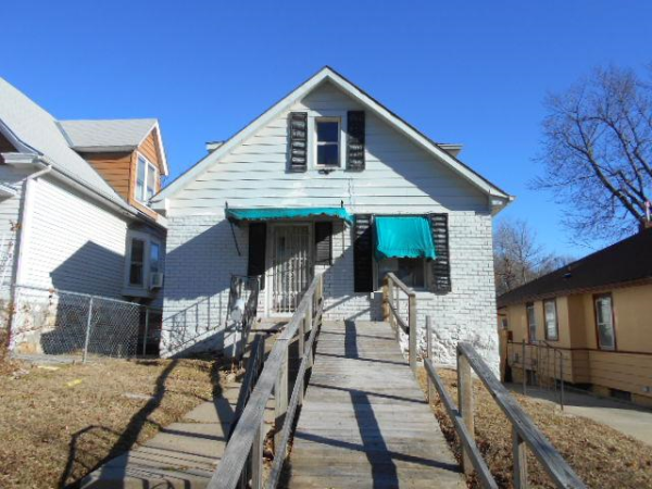323 Mersington Ave, Kansas City, MO 64124 