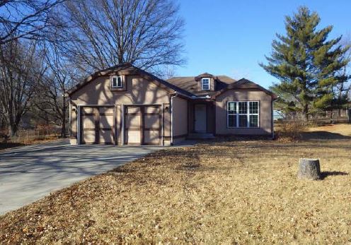 2600 NW Powderhorn Dr, Kansas City, MO 64154 