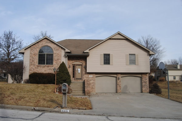 805 Sonya Dr, Boonville, MO 65233 