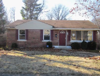 8106 Frost Ave, Berkeley, MO 63134 