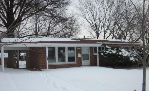 7607 Bermuda Ct, Saint Louis, MO 63121 