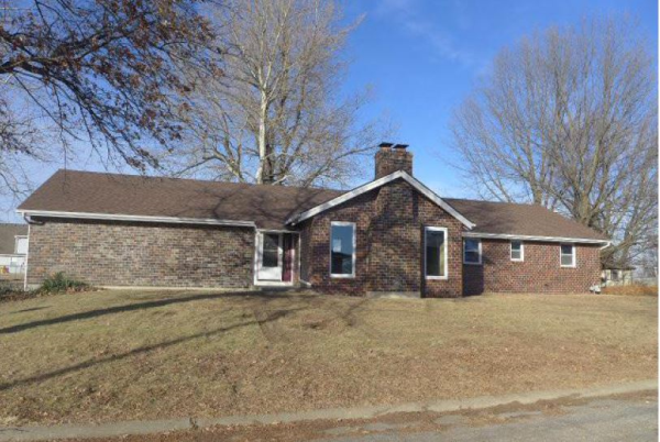 409 E Walnut Street, Odessa, MO 64076 