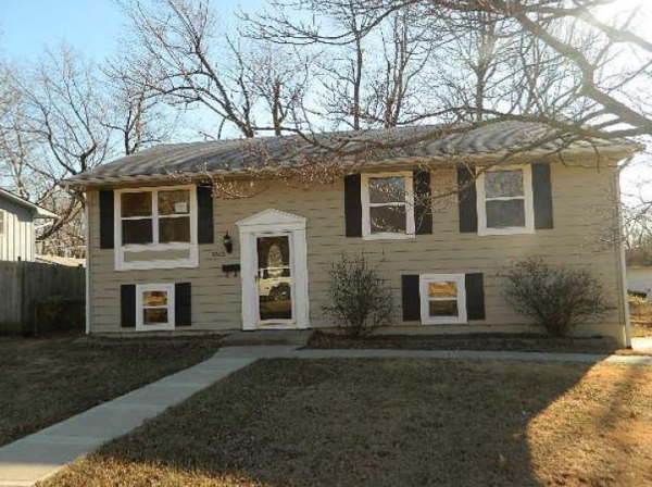 8503 E 92nd St, Kansas City, MO 64138 