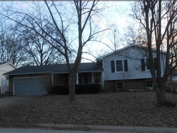 16 Armitage Dr, St Peters, MO 63376 