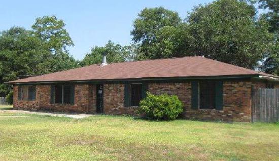 2130 Floyd Drive, Biloxi, MS 39531 