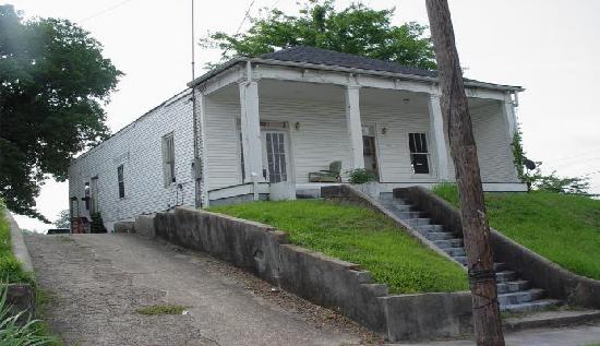 1235 Second North Street, Vicksburg, MS 39180 