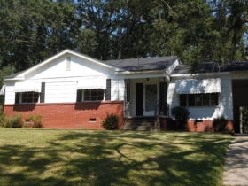 100 EAST STREET, EDWARDS, MS 39066
