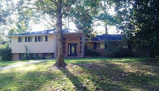 5706 Gladewood Drive, Jackson, MS 39211 