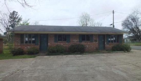 2112 N 14th Ave, Columbus, MS 39701 