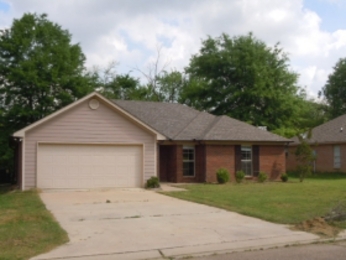 132 Northgate Dr, Canton, MS 39046 