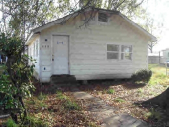330 N Circle Dr, Clarksdale, MS 38614 