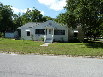 1915 Harrison Ave, Pascagoula, MS 39567 
